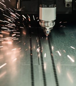 Mehr über den Artikel erfahren Blech-Tetris in Lichtgeschwindigkeit